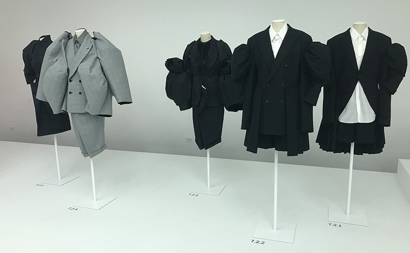 El Met de NY celebra la moda conceptual de "Comme des Garçons" El Met de NY celebra la moda conceptual de "Comme des Garçons"