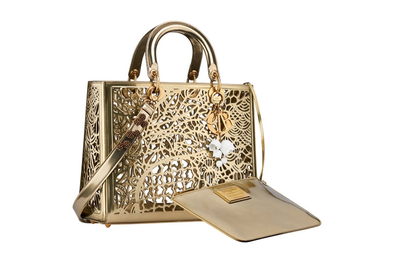 Dior contacta a 10 artistas para personalizar su icónico bolso: Lady Dior Dior contacta a 10 artistas para personalizar su icónico bolso: Lady Dior