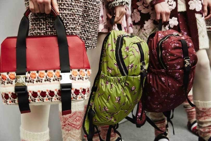 Moncler termina con sus colecciones Gamme por la salida de Thom Browne & Giambattista Valli Moncler termina con sus colecciones Gamme por la salida de Thom Browne & Giambattista Valli