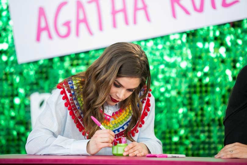 Cósima Ramirez y Tini Stoessel, juntas por la marca Agatha Ruiz de la Prada Cósima Ramirez y Tini Stoessel, juntas por la marca Agatha Ruiz de la Prada