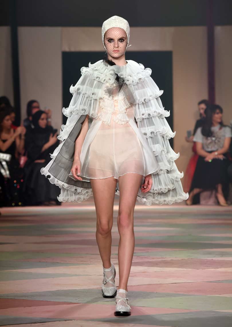 Dior presenta una colección "cápsula" en su primer desfile en Dubai Dior presenta una colección "cápsula" en su primer desfile en Dubai