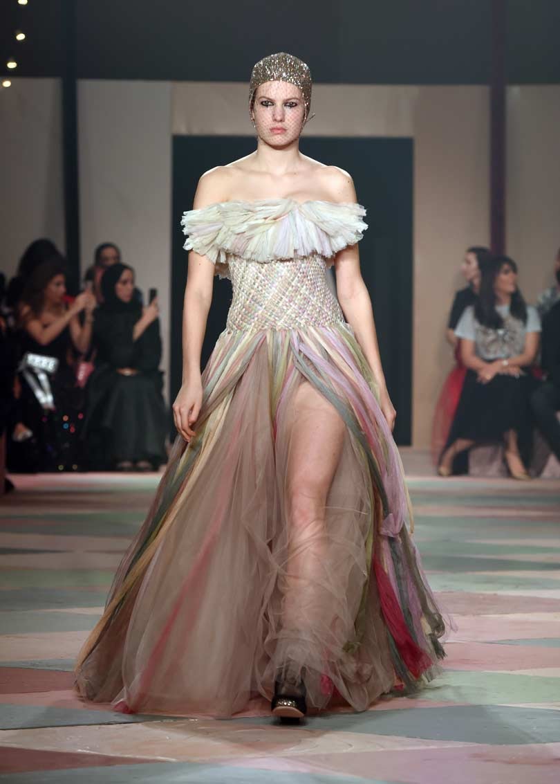 Dior presenta una colección "cápsula" en su primer desfile en Dubai Dior presenta una colección "cápsula" en su primer desfile en Dubai