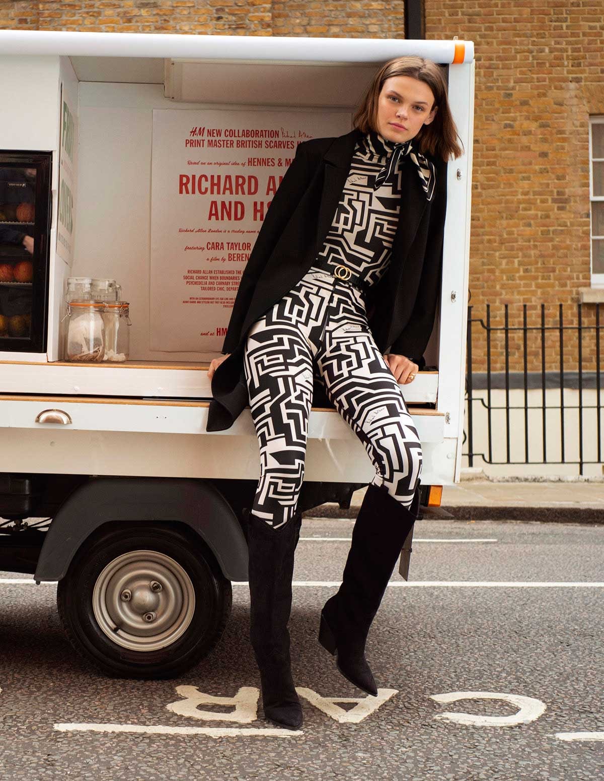H&M lanza una colección cápsula junto a la firma británica Richard Allan H&M lanza una colección cápsula junto a la firma británica Richard Allan