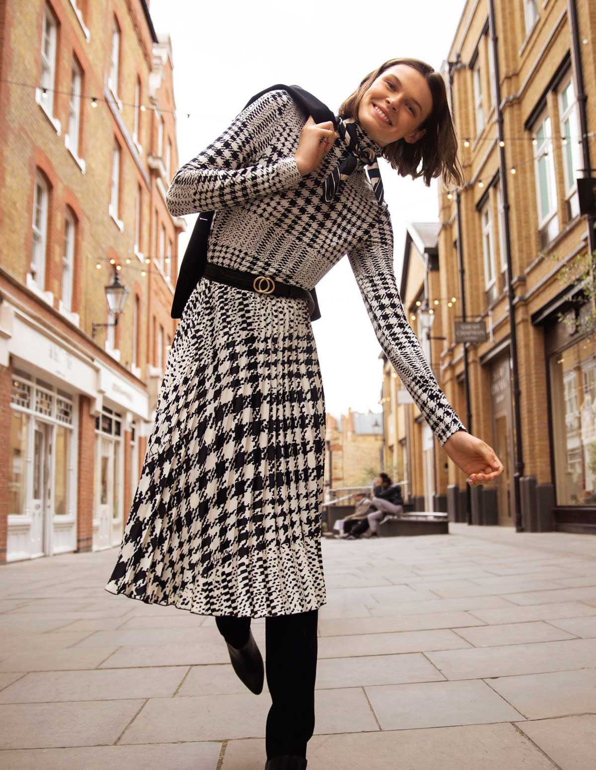 H&M lanza una colección cápsula junto a la firma británica Richard Allan H&M lanza una colección cápsula junto a la firma británica Richard Allan