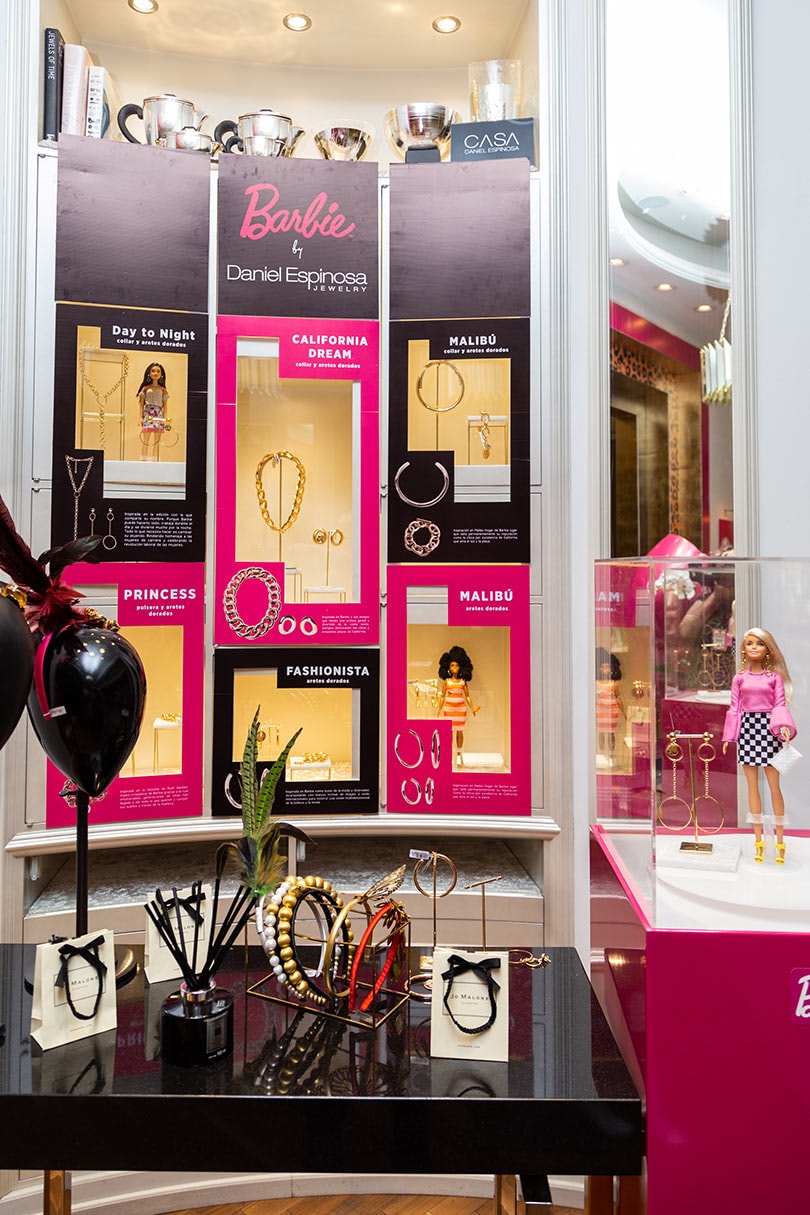 Daniel Espinosa presenta una colección dedicada a la muñeca Barbie Daniel Espinosa presenta una colección dedicada a la muñeca Barbie