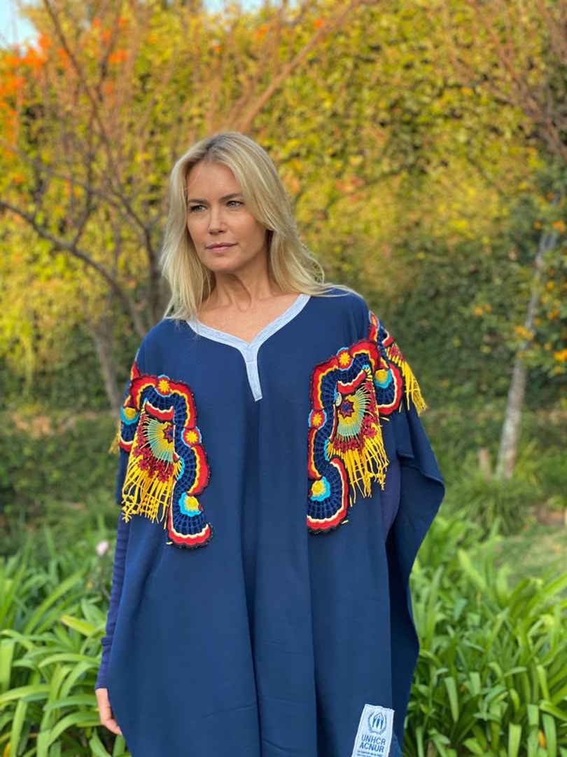 Benito Fernández diseña un poncho para ACNUR Benito Fernández diseña un poncho para ACNUR