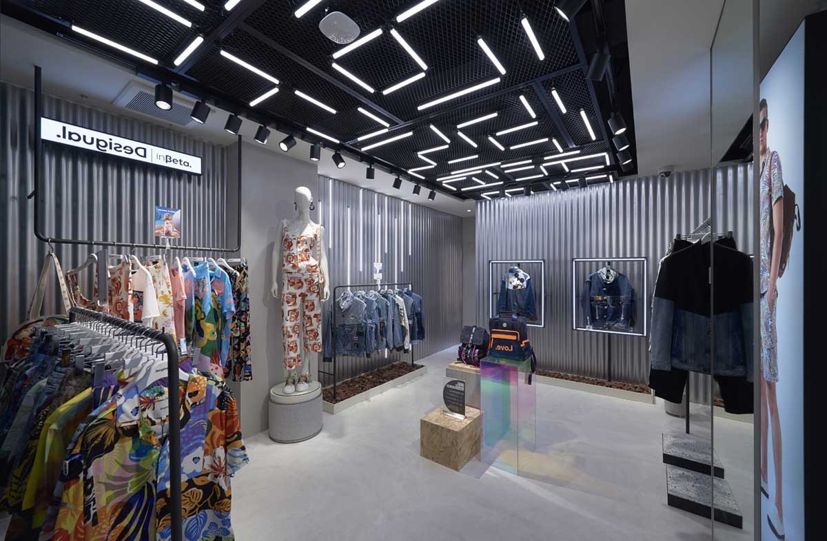 Desigual se consolida en Japón con una nueva flagship store en Tokio Desigual se consolida en Japón con una nueva flagship store en Tokio
