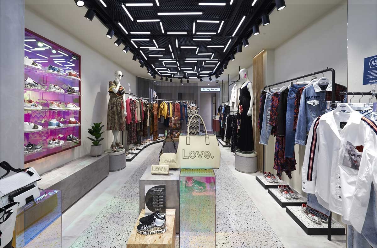 Desigual se consolida en Japón con una nueva flagship store en Tokio Desigual se consolida en Japón con una nueva flagship store en Tokio