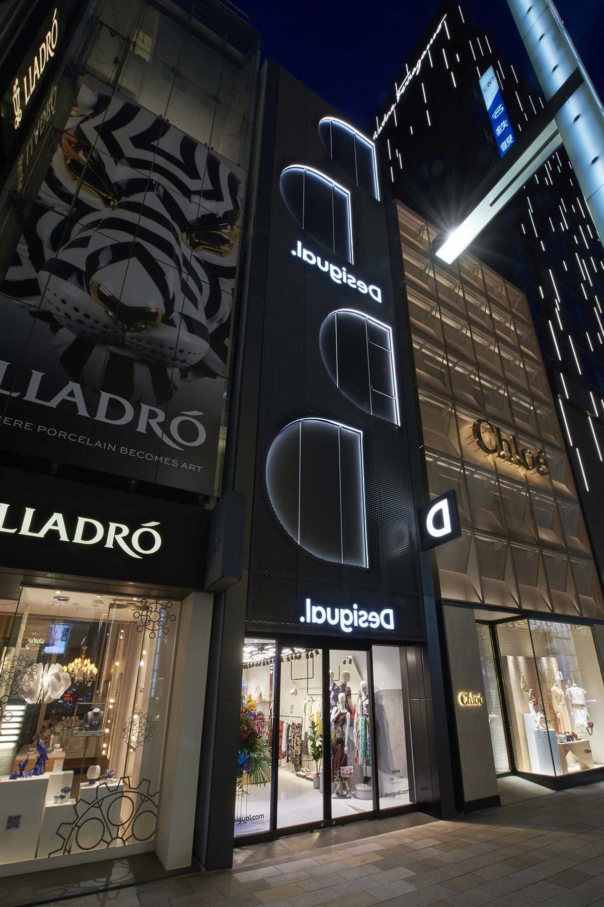 Desigual se consolida en Japón con una nueva flagship store en Tokio Desigual se consolida en Japón con una nueva flagship store en Tokio